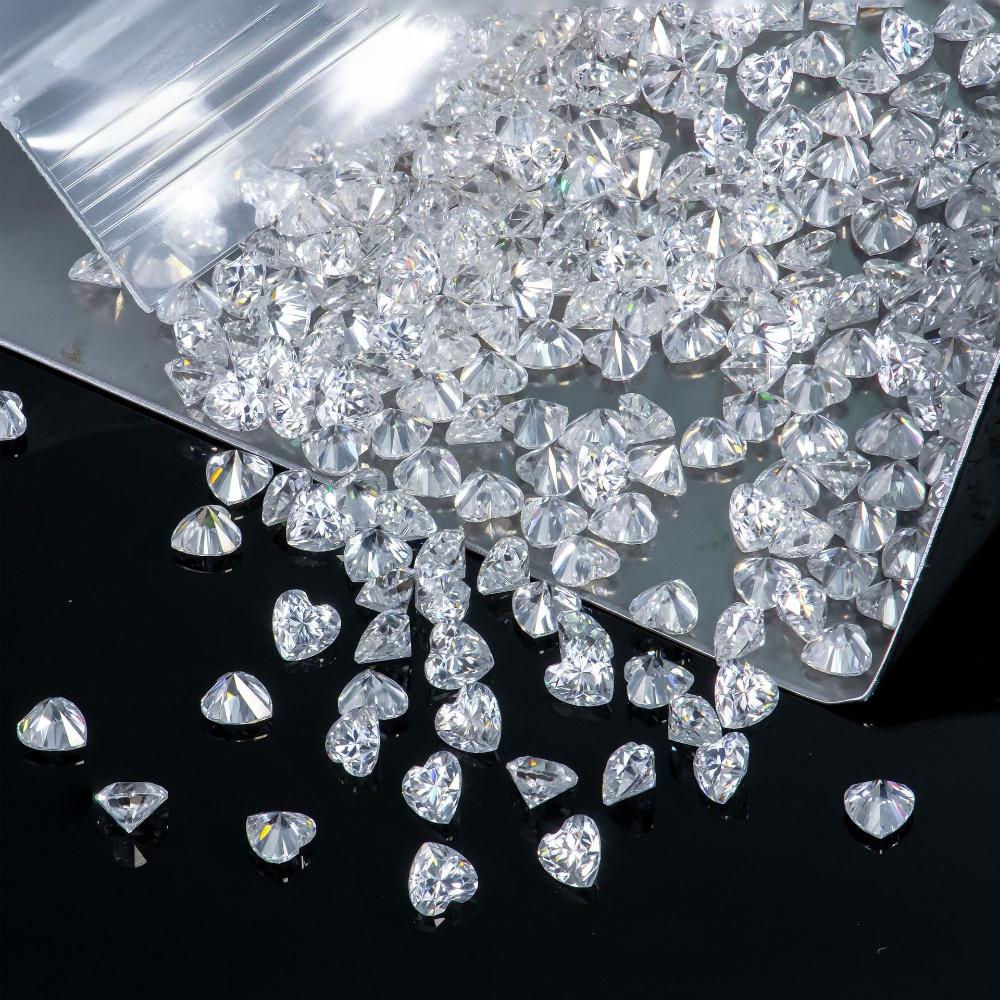 人造爱心形莫桑石高档首饰钟表配石超白莫桑钻裸石人工宝石小厘石