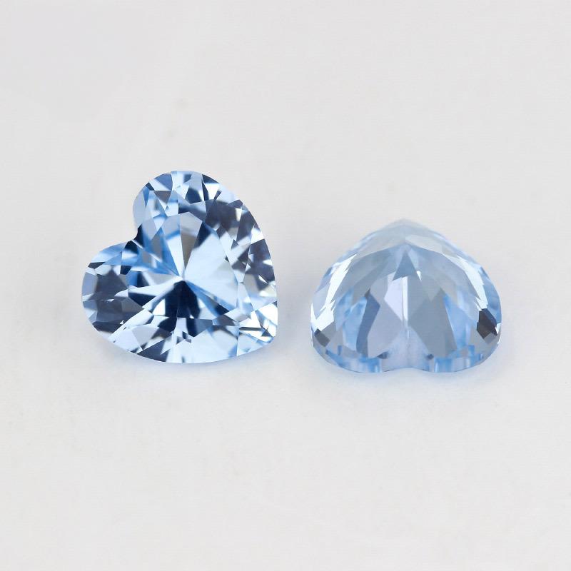 心形尖晶石104#裸石批发 104号桃形尖底人造宝石浅蓝色