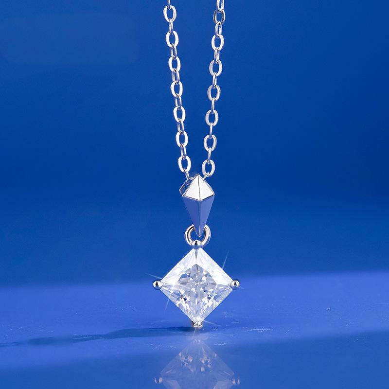 S925纯银莫桑石项链女生时尚百搭圆包吊坠圆形锁骨链