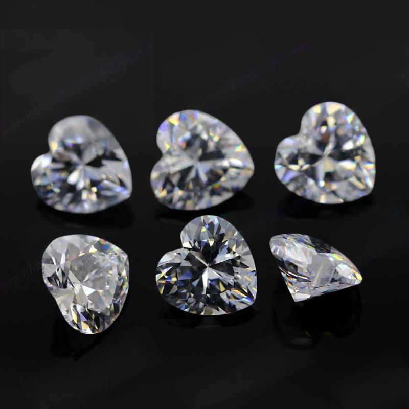 心形白色锆石裸石 桃心形无色透明CZ人造合成立方氧化锆