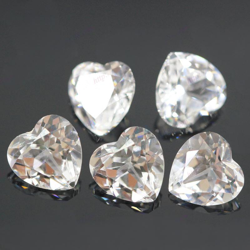 心形白刚玉裸石批发 人造合成宝石无色白蓝宝首饰戒面