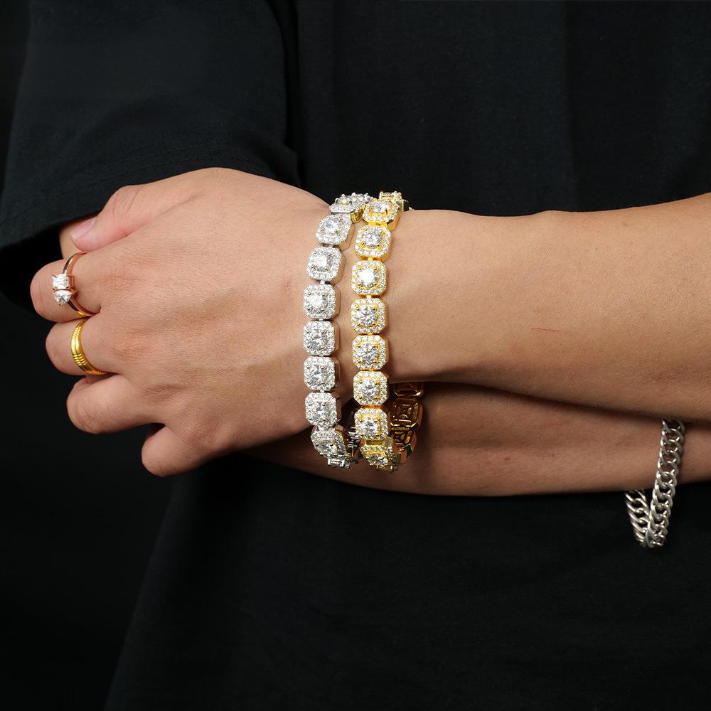 跨境2025新款方糖古巴手链高级感莫桑石围镶男女情侣礼物轻奢满圈