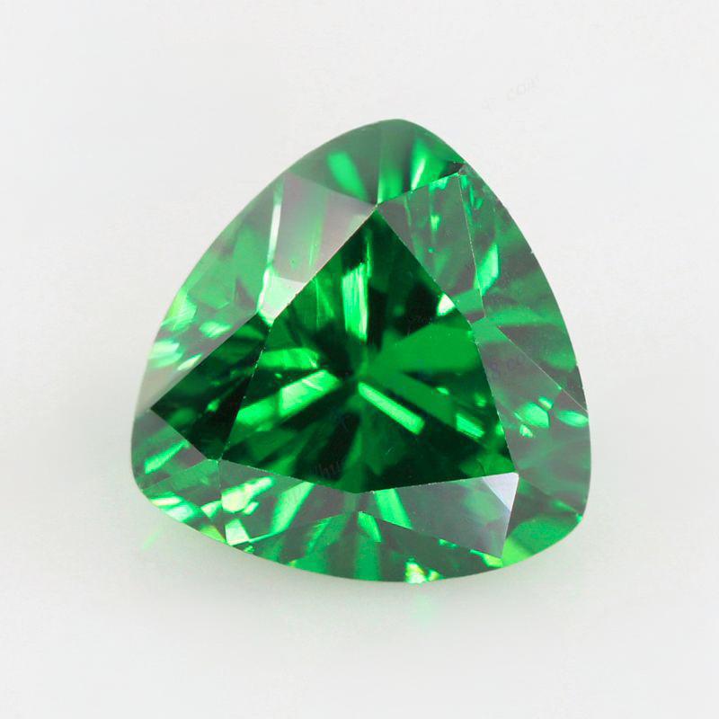 肥三角形绿色锆石裸石批发 胖三角人工合成祖母绿CZ宝石