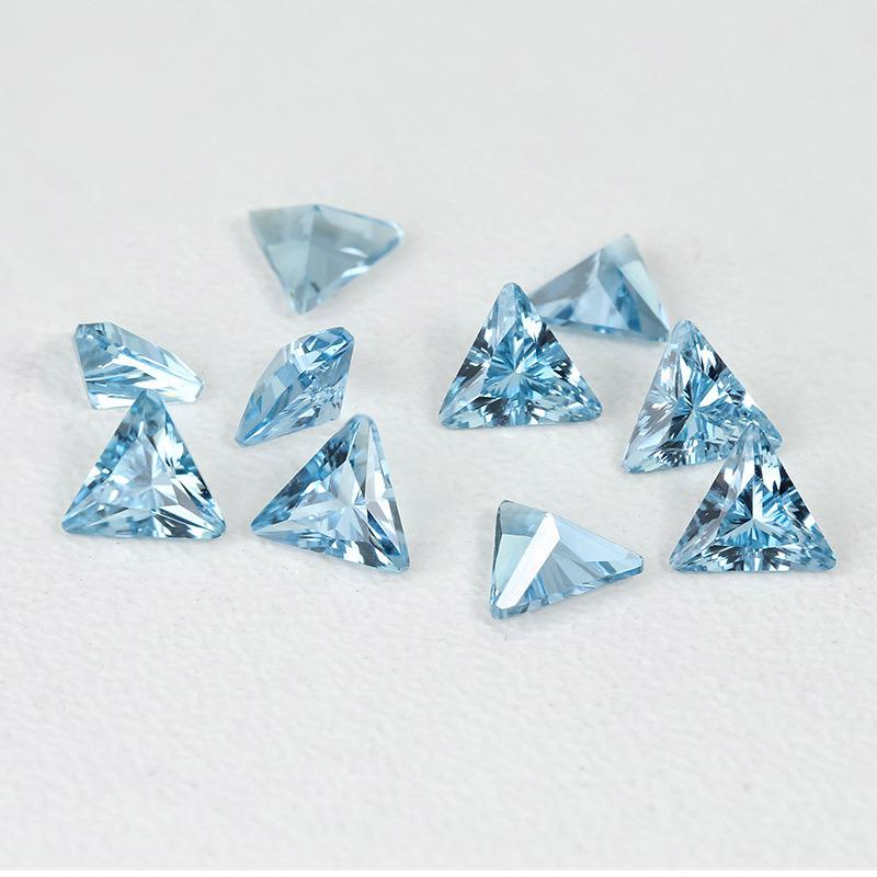 直三角形106#尖晶蓝裸石批发 尖底人造合成浅蓝彩色宝石